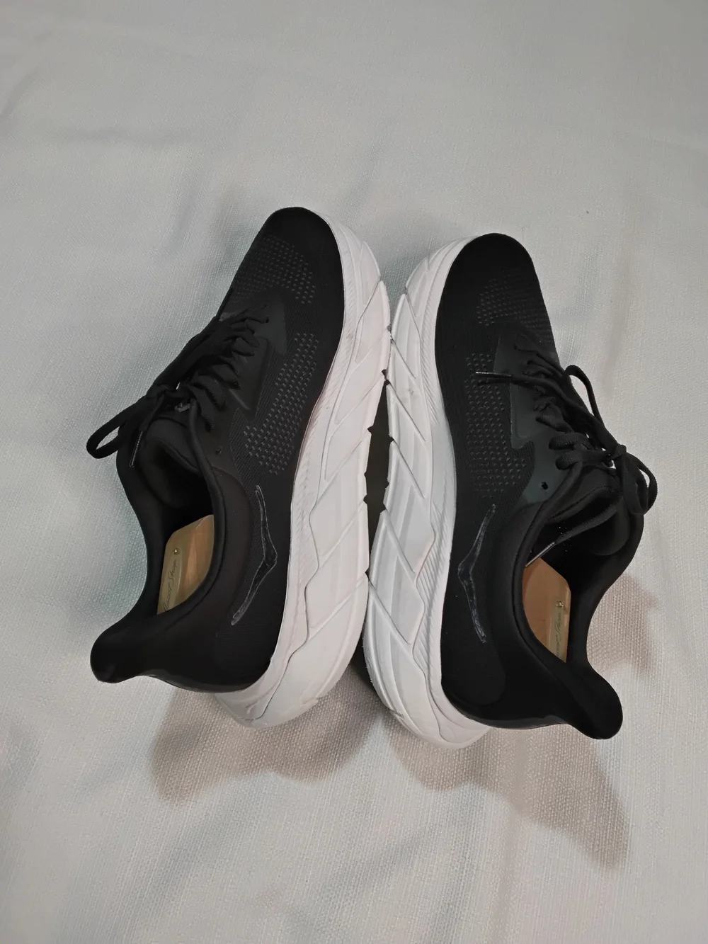 Hoka One One Arahi 7 Men's Black and White Athletic Running Shoes Sz 10.5 2E W.